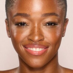 UNREAL SKIN SHEER GLOW TINT FEUCHTIGKEITSSPENDENDER FOUNDATION-STICK 12,5 TAN