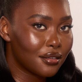UNREAL SKIN SHEER GLOW TINT FOUNDATION KIT Gesichts-Set